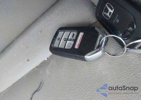 2019 Honda Pilot Touring z USA, uszkodzony, nr VIN 5FNYF6H61KB009596